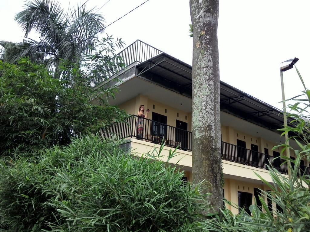 Hotel Cemerlang Baturraden Δωμάτιο φωτογραφία