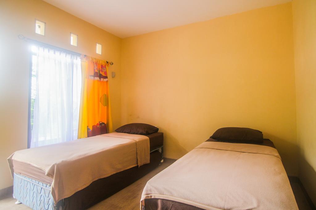 Hotel Cemerlang Baturraden Δωμάτιο φωτογραφία