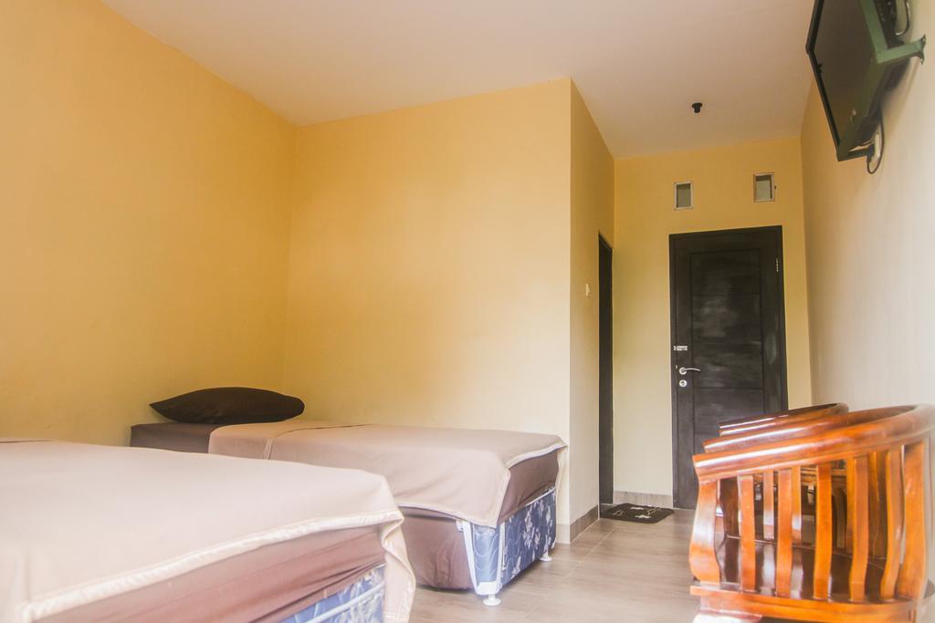 Hotel Cemerlang Baturraden Δωμάτιο φωτογραφία