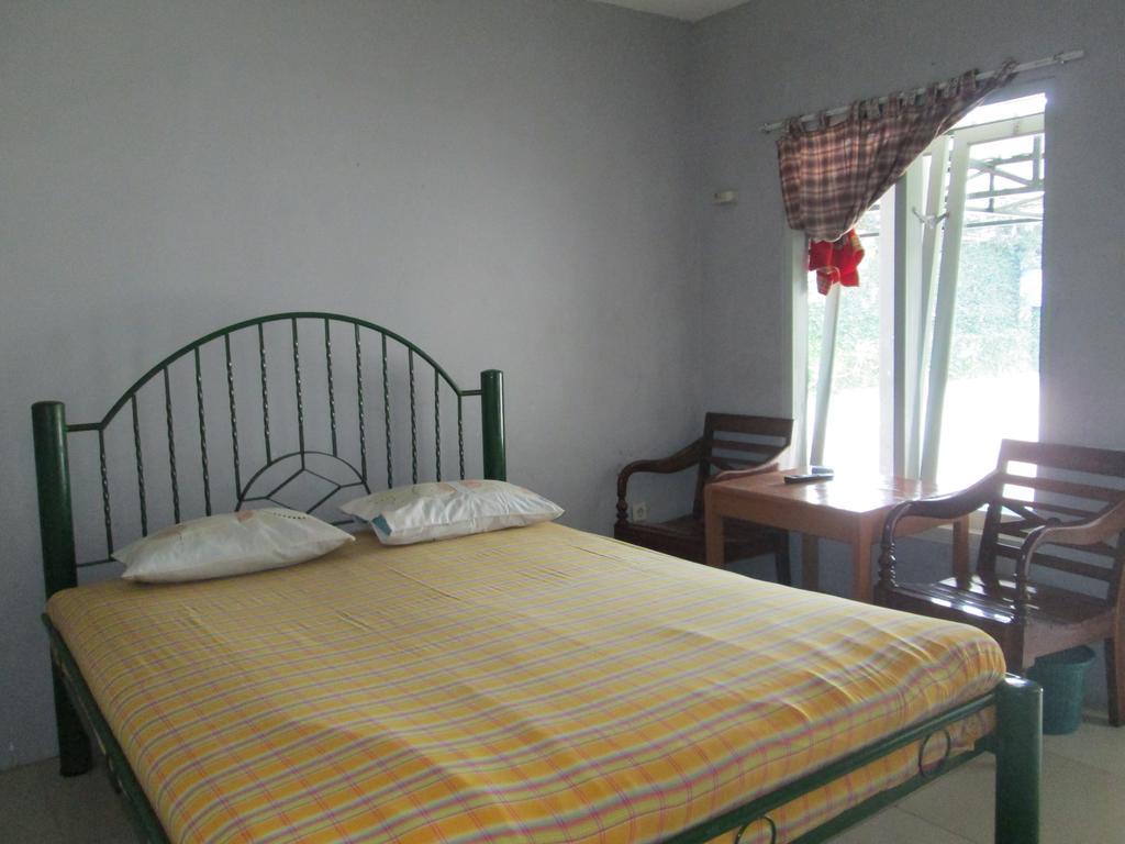 Hotel Cemerlang Baturraden Δωμάτιο φωτογραφία